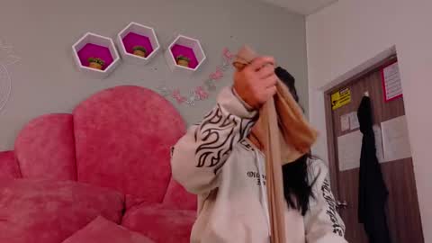 Snapshot of dulceaurora_ chatting on 9, 9, 2025 DULCE AURORA online show from 9, 9, 2025