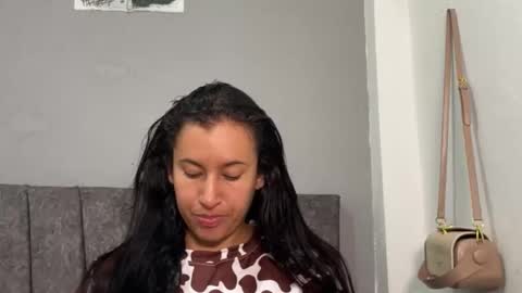 dulceizzy online show from 15, 5, 2026