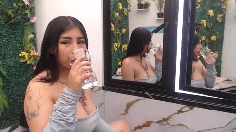 Snapshot of dulciinea_07 chatting on 17, 9, 2025 Abril Cruz online show from 17, 9, 2025