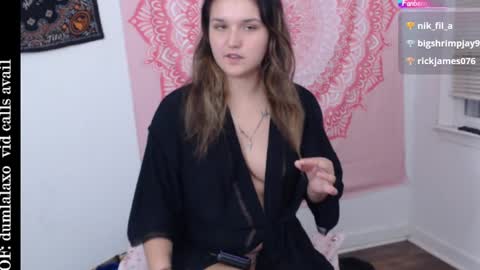 Snapshot of dumlala chatting on 5, 10, 2025 the only advantage you have over me is that u can kiss my ass and i cant online show from 5, 10, 2025