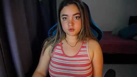 Snapshot of dumont_model chatting on 14, 1, 2025 Nicole   online show from 14, 1, 2025