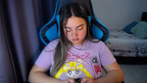 Snapshot of dumont_model chatting on 30, 1, 2025 Nicole   online show from 30, 1, 2025