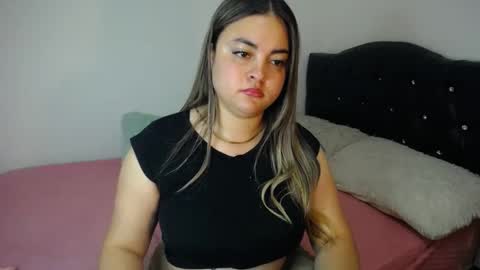 Snapshot of dumont_model chatting on 22, 2, 2025 Nicole   online show from 22, 2, 2025