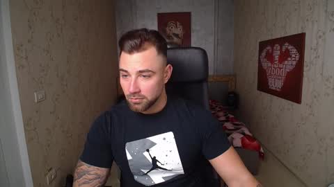 Snapshot of duncanstones chatting on 27, 12, 2024 DuncanStone online show from 27, 12, 2024