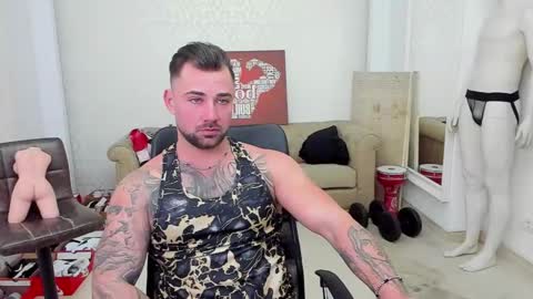 Snapshot of duncanstones chatting on 11, 1, 2025 DuncanStone online show from 11, 1, 2025