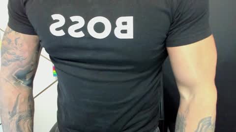 Snapshot of duncanstones chatting on 4, 2, 2025 DuncanStone online show from 4, 2, 2025