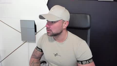 Snapshot of duncanstones chatting on 12, 2, 2025 DuncanStone online show from 12, 2, 2025