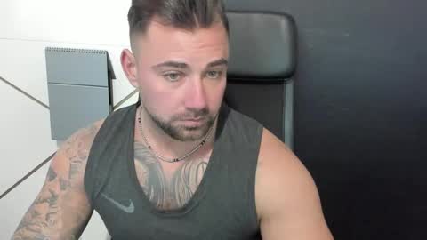 Snapshot of duncanstones chatting on 4, 3, 2025 DuncanStone online show from 4, 3, 2025