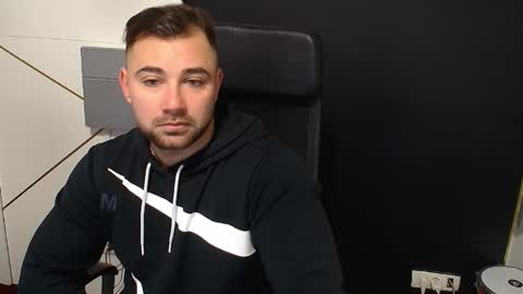 Snapshot of duncanstones chatting on 15, 11, 2025 DuncanStone online show from 15, 11, 2025