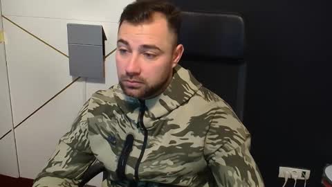 Snapshot of duncanstones chatting on 19, 11, 2025 DuncanStone online show from 19, 11, 2025