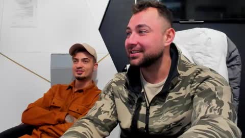 Snapshot of duncanstones chatting on 16, 12, 2025 DuncanStone online show from 16, 12, 2025