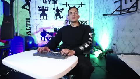 Dustin Sonne online show from 8, 4, 2026