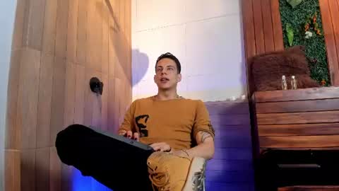 Snapshot of dustin_sonne chatting on 17, 7, 2026 Dustin Sonne online show from 17, 7, 2026