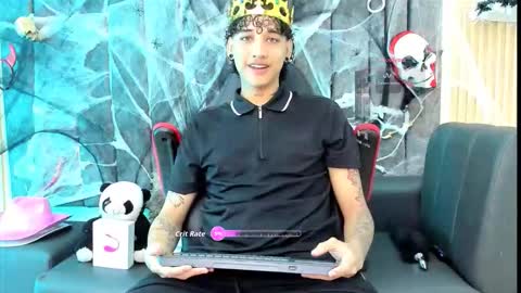 Snapshot of dustinandjordan chatting on 20, 10, 2025 dustinandjordan online show from 20, 10, 2025
