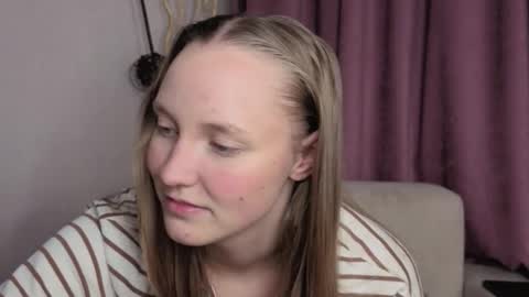 Snapshot of dustydeida chatting on 3, 12, 2025 Jenny online show from 3, 12, 2025