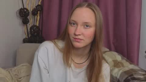 Snapshot of dustydeida chatting on 5, 12, 2025 Jenny online show from 5, 12, 2025