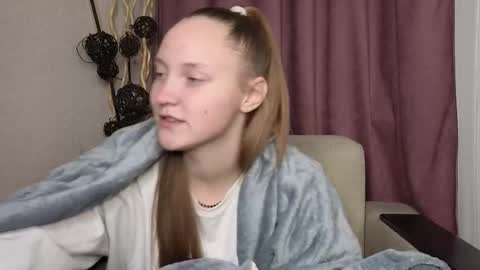 Snapshot of dustydeida chatting on 15, 12, 2025 Jenny online show from 15, 12, 2025