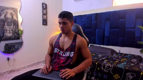Snapshot of dustyn__michelle chatting on 23, 5, 2026 DUSTYN MICHELLE online show from 23, 5, 2026