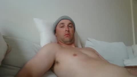 Snapshot of dustyroy09 chatting on 28, 11, 2025 dustyroy09 online show from 28, 11, 2025