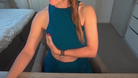 Ambertje040 online show from 13, 11, 2025