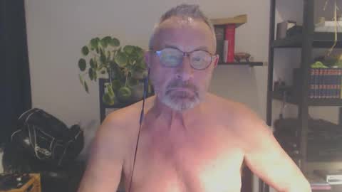 Snapshot of dutchpear chatting on 16, 1, 2025 DutchPear online show from 16, 1, 2025