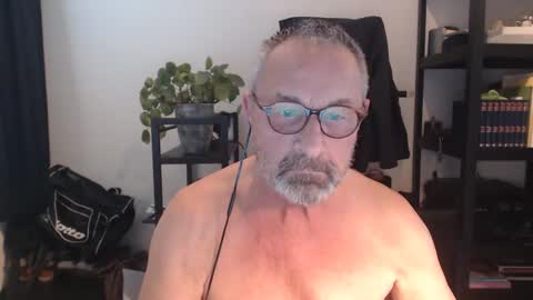 Snapshot of dutchpear chatting on 26, 1, 2025 DutchPear online show from 26, 1, 2025