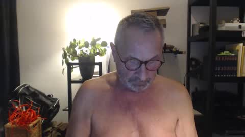 Snapshot of dutchpear chatting on 22, 2, 2025 DutchPear online show from 22, 2, 2025