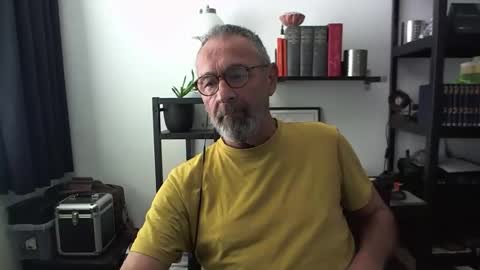 Snapshot of dutchpear chatting on 23, 3, 2026 DutchPear online show from 23, 3, 2026