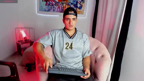 Snapshot of dwayne_esteven10 chatting on 3, 2, 2026 dwayne_esteven10 online show from 3, 2, 2026