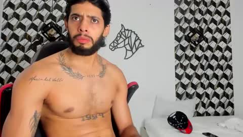 Snapshot of dwaynehoff chatting on 11, 1, 2025 DWAYNIE online show from 11, 1, 2025