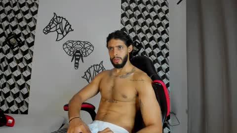 Snapshot of dwaynehoff chatting on 8, 2, 2025 DWAYNIE online show from 8, 2, 2025