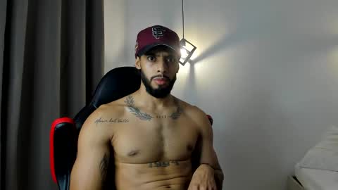 Snapshot of dwaynehoff chatting on 6, 3, 2025 DWAYNIE online show from 6, 3, 2025