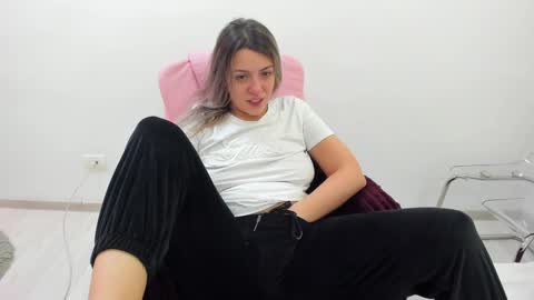 Snapshot of dyanakaylin chatting on 23, 12, 2024 dayana online show from 23, 12, 2024