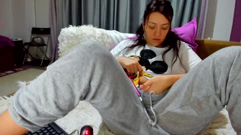 Snapshot of dyanakaylin chatting on 4, 2, 2025 dayana online show from 4, 2, 2025