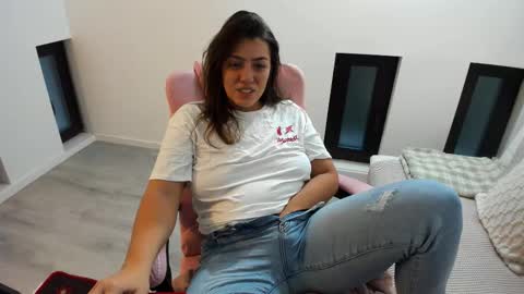 Snapshot of dyanakaylin chatting on 9, 10, 2025 dayana online show from 9, 10, 2025