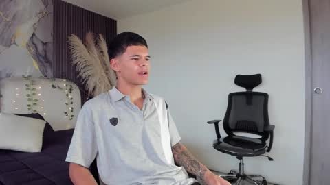 Snapshot of dylanroyce_ chatting on 25, 2, 2026 dylanroyce_ online show from 25, 2, 2026