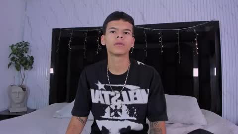 Snapshot of dylanroyce_ chatting on 25, 3, 2026 dylanroyce_ online show from 25, 3, 2026