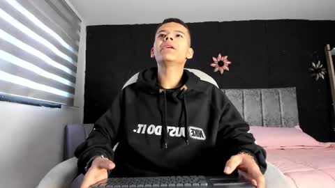 Snapshot of dylanroyce_ chatting on 28, 3, 2026 dylanroyce_ online show from 28, 3, 2026