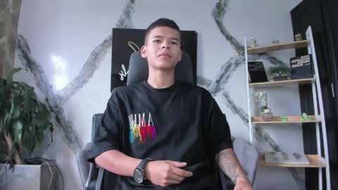 Snapshot of dylanroyce_ chatting on 5, 4, 2026 dylanroyce_ online show from 5, 4, 2026