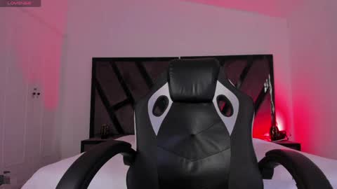 Snapshot of dylanroyce_ chatting on 6, 4, 2026 dylanroyce_ online show from 6, 4, 2026