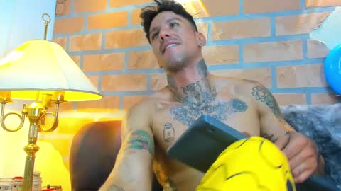 D Y L A N online show from 20, 2, 2025