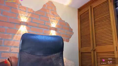 Snapshot of dylanstonne1 chatting on 5, 3, 2026 D Y L A N online show from 5, 3, 2026