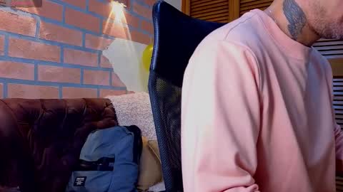 Snapshot of dylanstonne1 chatting on 25, 3, 2026 D Y L A N online show from 25, 3, 2026