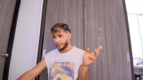 Snapshot of dylanxfun chatting on 17, 10, 2025 dylanxfun online show from 17, 10, 2025