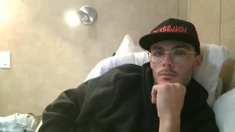 Snapshot of dylp400 chatting on 4, 1, 2025 dylp400 online show from 4, 1, 2025