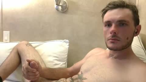 Snapshot of dylp400 chatting on 15, 1, 2025 dylp400 online show from 15, 1, 2025