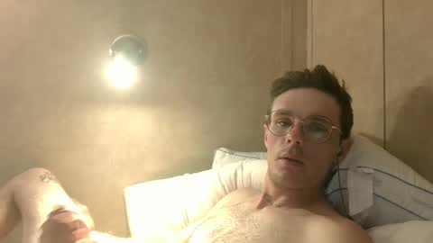 Snapshot of dylp400 chatting on 28, 1, 2025 dylp400 online show from 28, 1, 2025