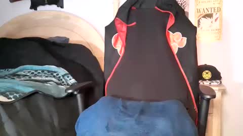 TWITTER   INSTAGRAM    easybreezy20   ONLINE 1230 AM TO 7AM online show from 11, 4, 2026