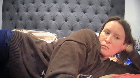 Nadia Ferreira  online show from 22, 2, 2026