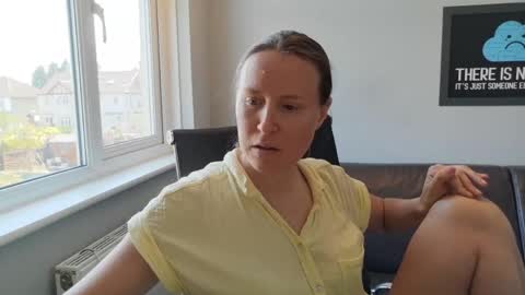 Nadia Ferreira  online show from 27, 5, 2026